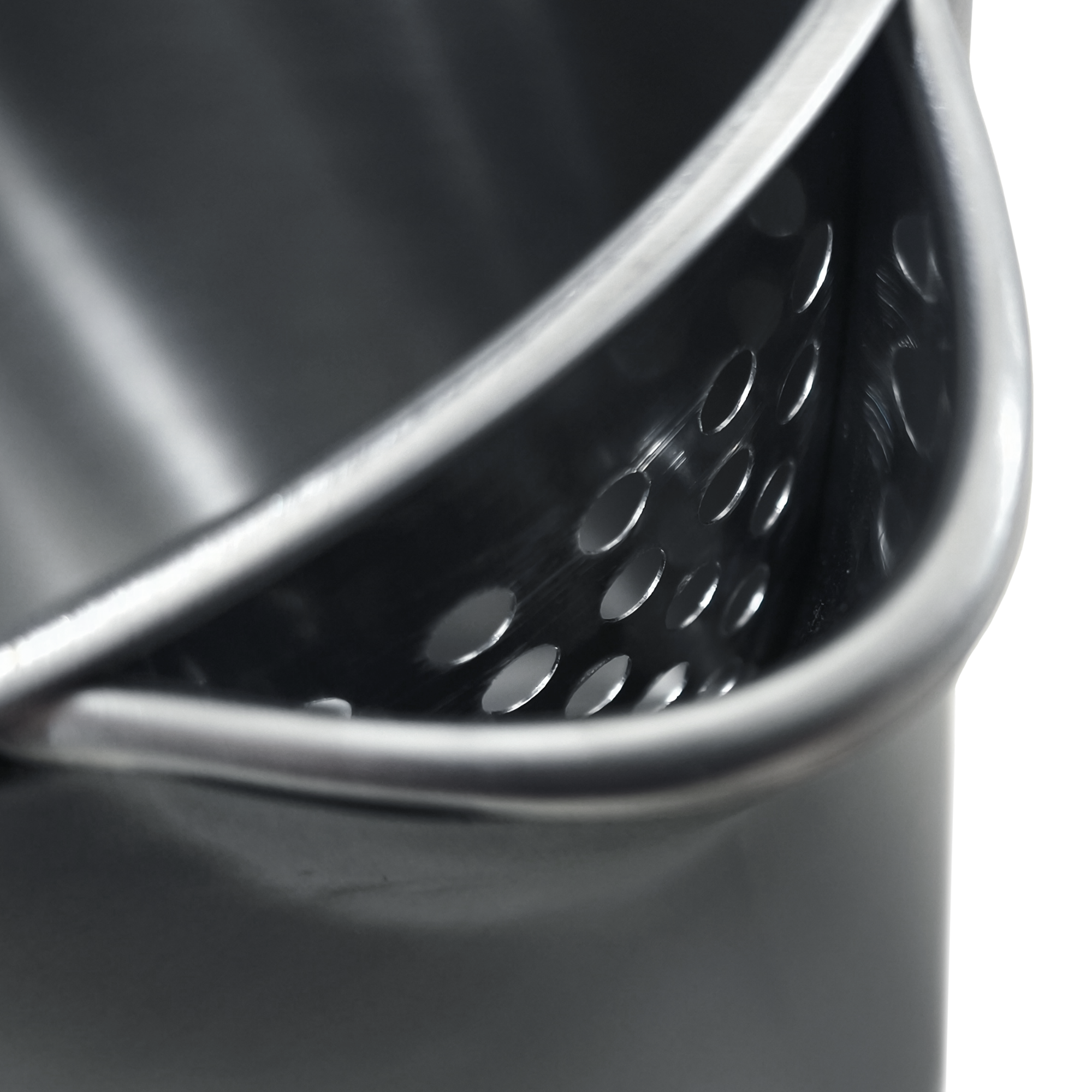 La Gourmet 3L Healthy Seamles Kettle Matte Black - Supporting Image-5