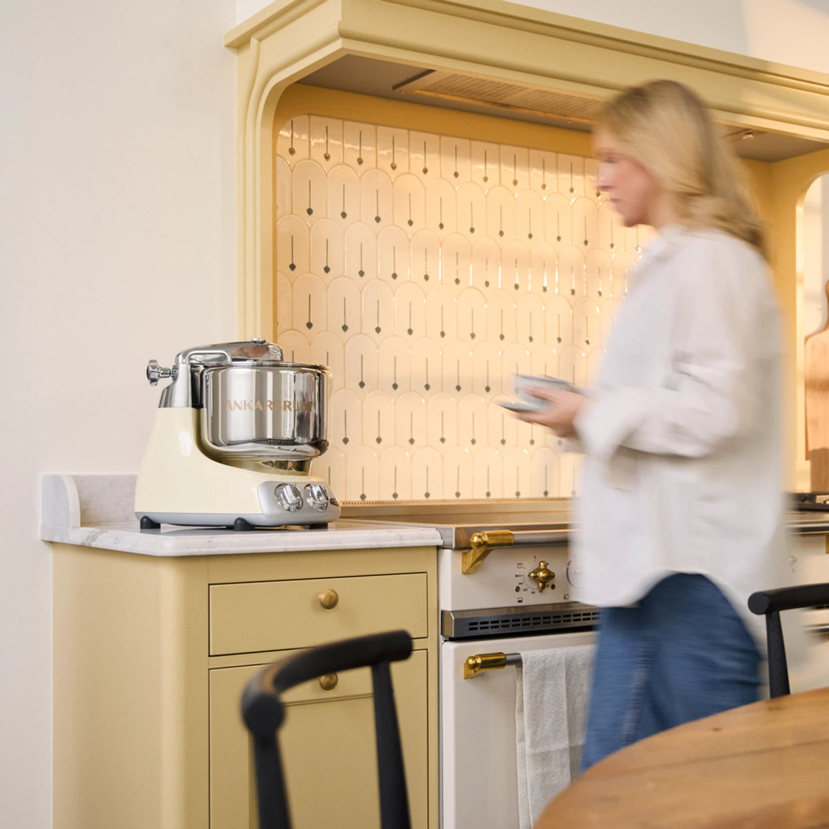 Ankarsrum Assistent Original Stand Mixer – Creme Light