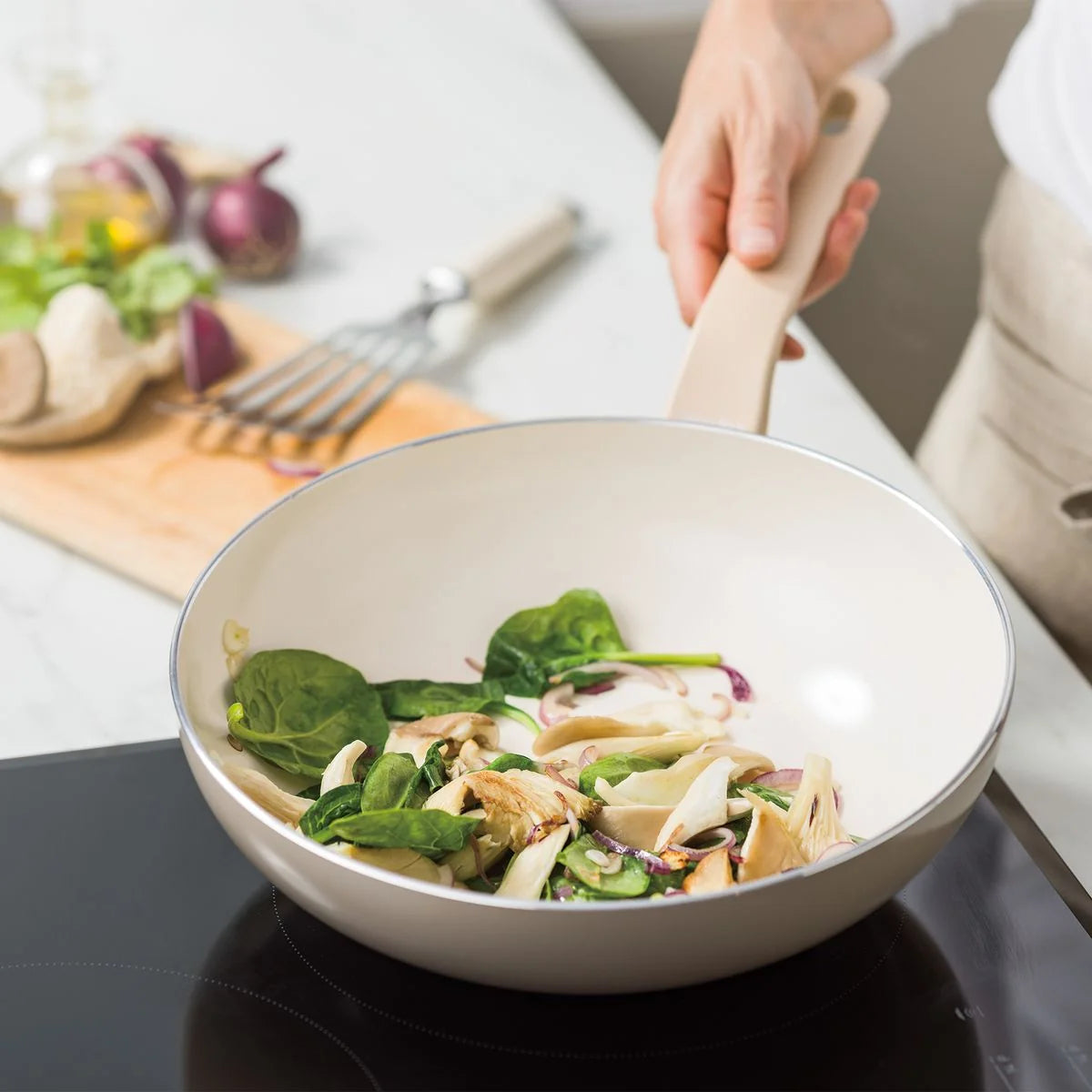 GreenPan Essence Wok (w/ Lid) - 28 cm