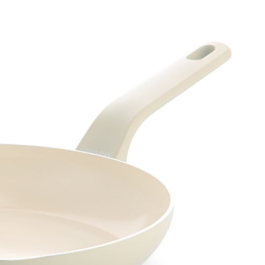 RIVETLESS COOKING SURFACE