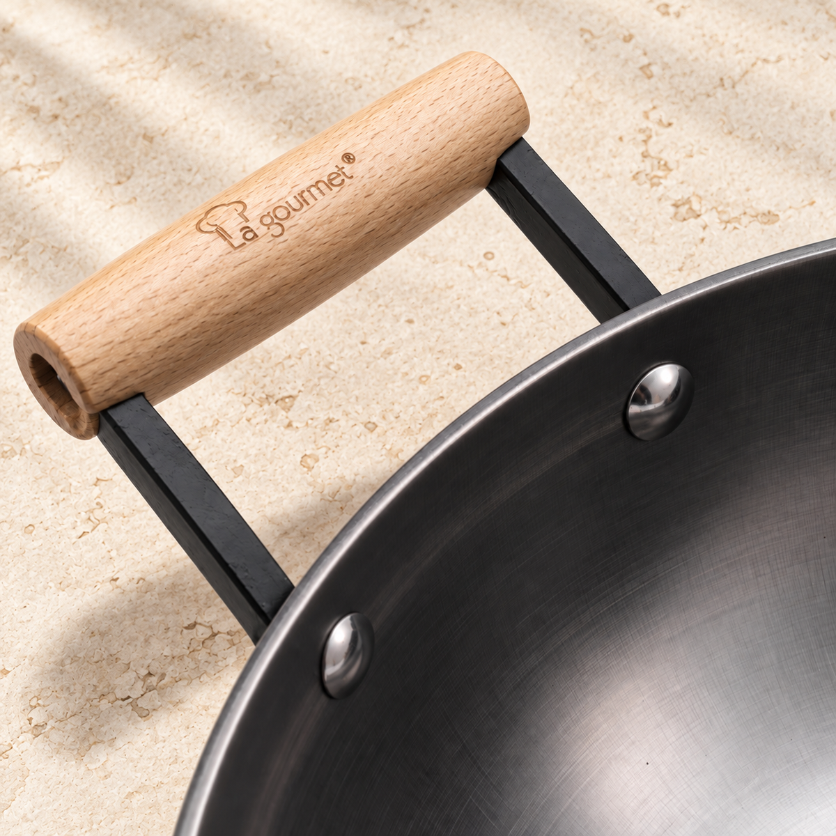 La Gourmet Nitrigan Cast Iron Wok with Handle - 30 cm