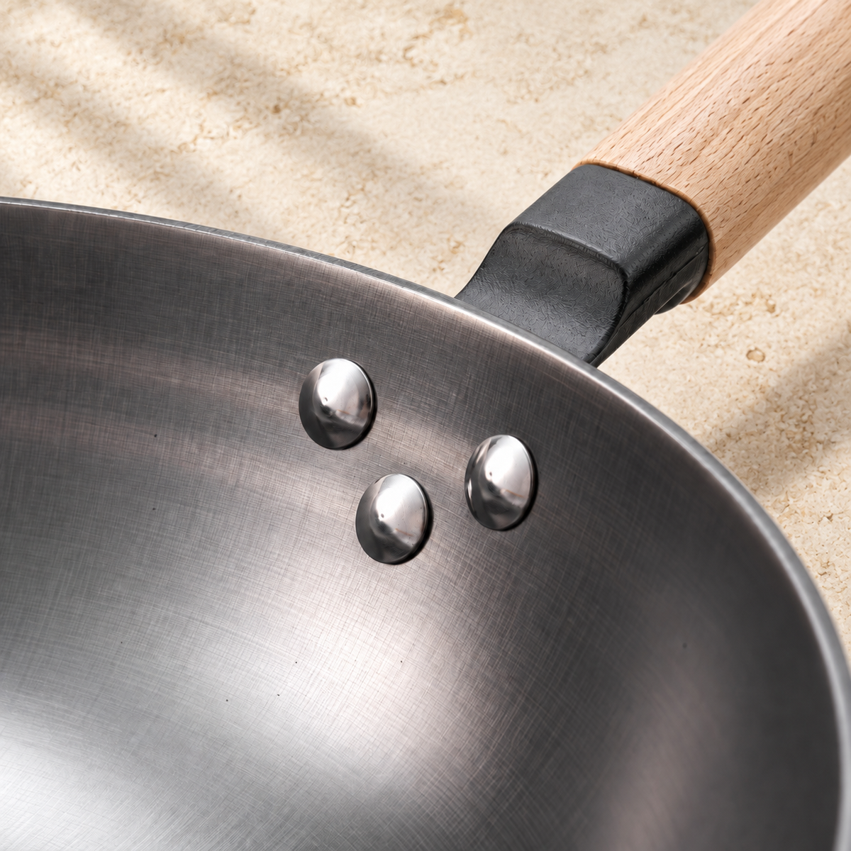 La Gourmet Nitrigan Cast Iron Wok with Handle - 30 cm