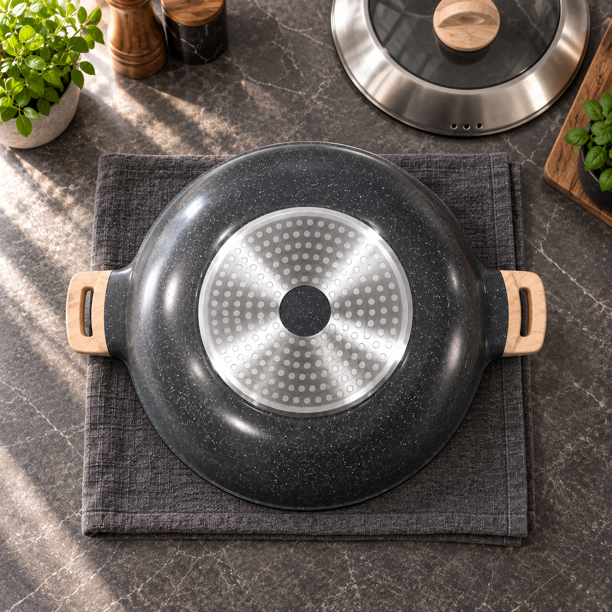 La Gourmet Shogun Granite Plus II Ceragan™ Wok with Lid – 36 cm